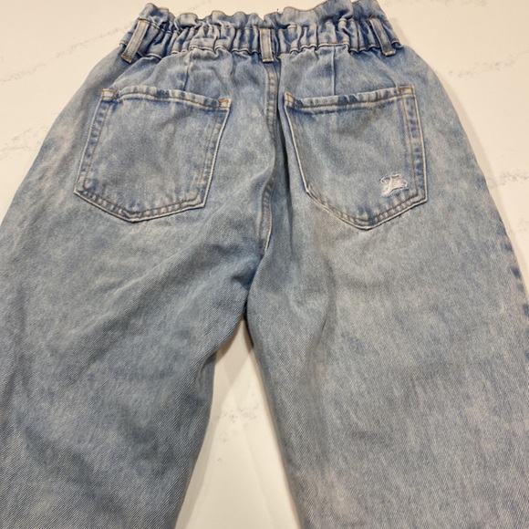 ❗2/$20❗High Rise Mom Jeans Distressed Bluenote size small - Picture 4 of 8